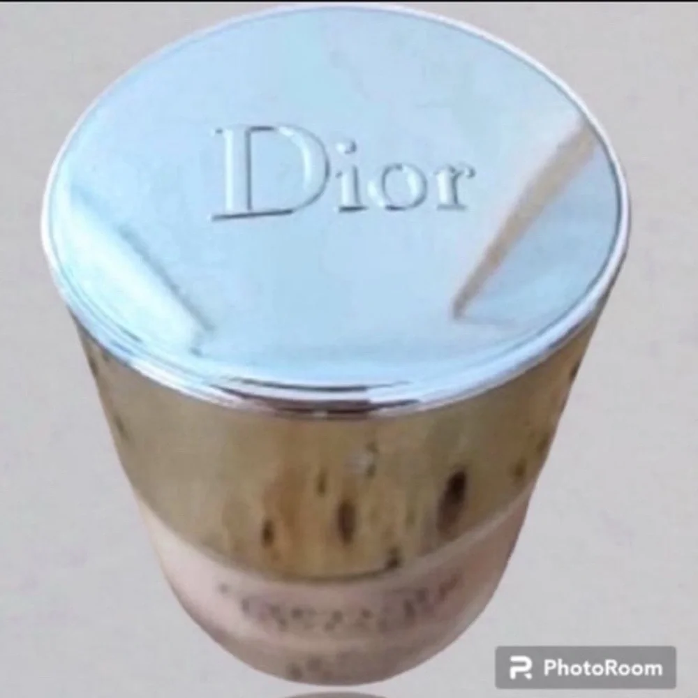 DIOR Capture Totale Super Potent Serum Foundation Shade 2CR SPF 20